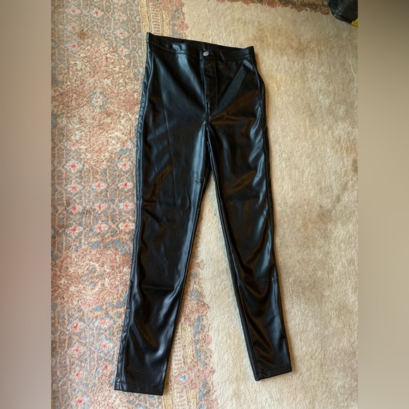 NWT Wet Seal Faux Black Pleather Straight Leg Pants Medium - Picture 13 of 14